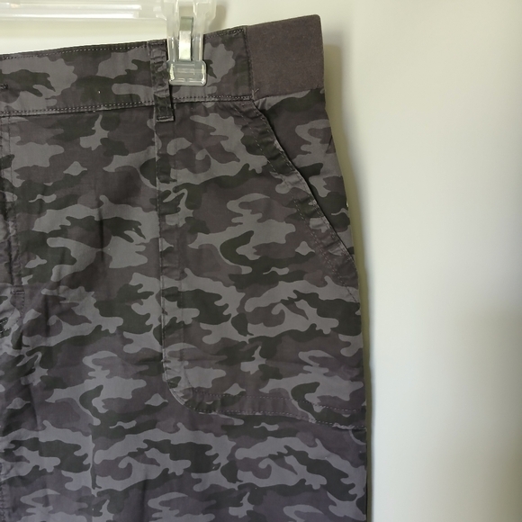 Lee Reguler Fit Camo Skort Mid Rise Size 20m Gray & Green - Picture 4 of 9